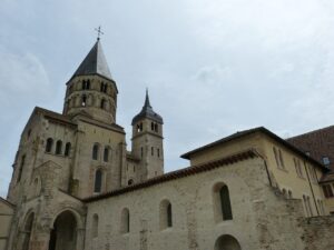 Vestiges de la prestigieuse abbaye de Cluny