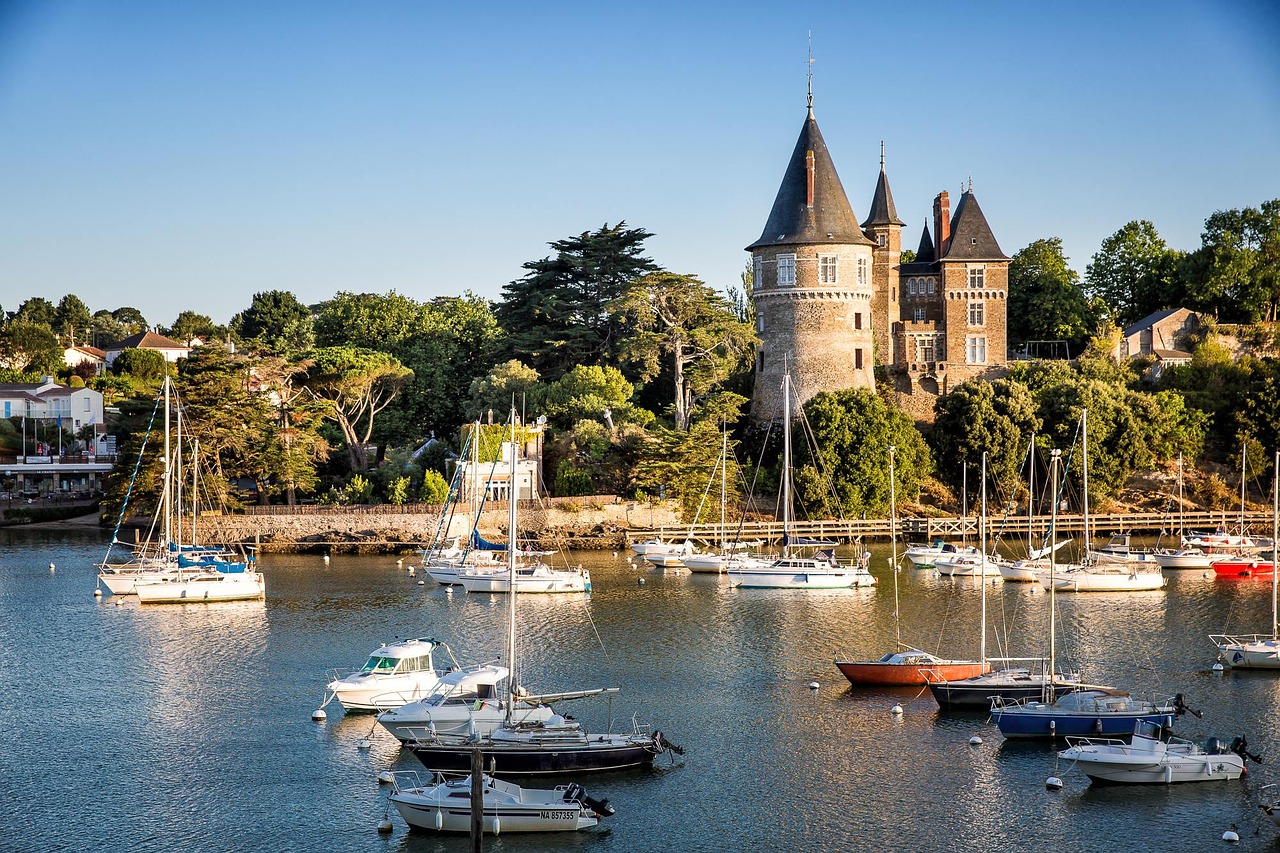 Château tourisme Pornic arbres bateaux