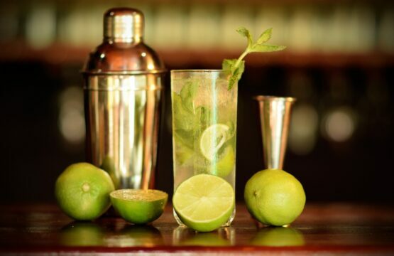 cocktail et shaker citron glace