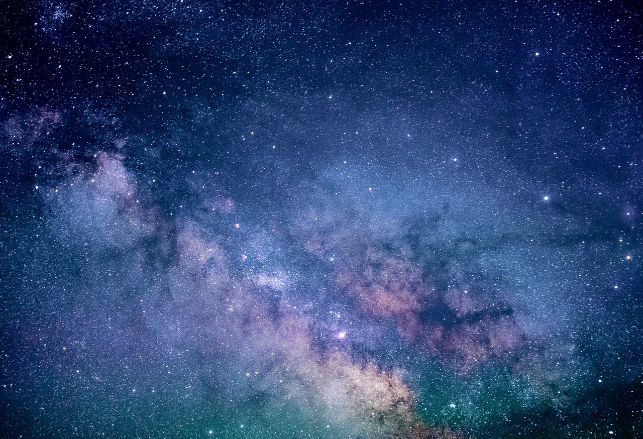 Les astres n’attendent que vous : comment observer le ciel en toute simplicité constellations-ciel-etoile-le-soir-visible