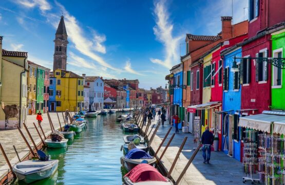 Burano, ville de couleurs en Italie